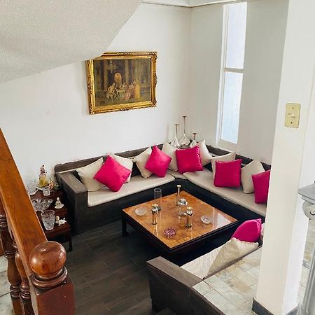 Hostal Guadalajara Cosmopolitan Providencia ภายนอก รูปภาพ