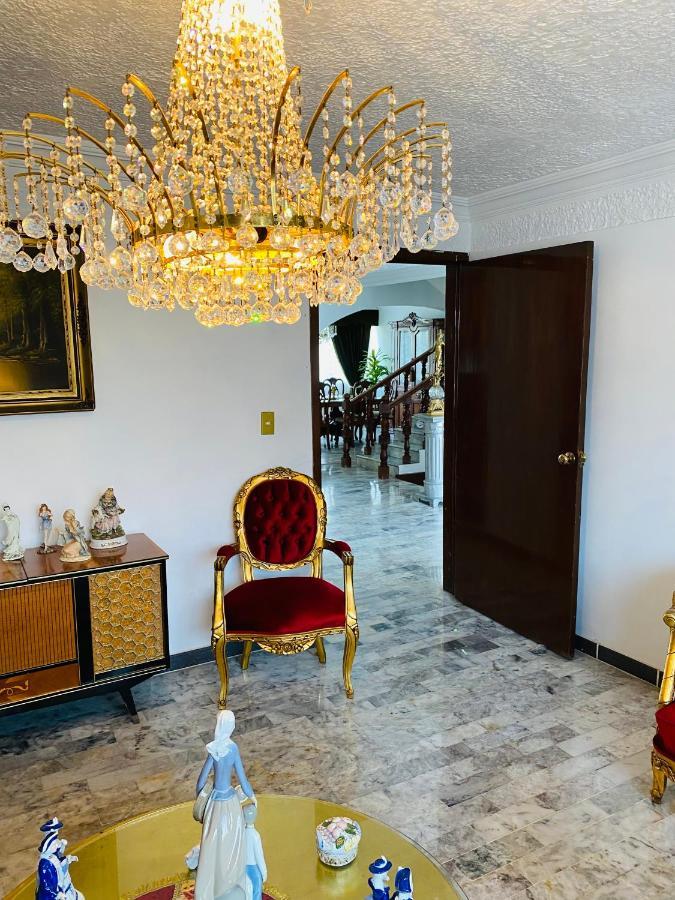 Hostal Guadalajara Cosmopolitan Providencia ภายนอก รูปภาพ