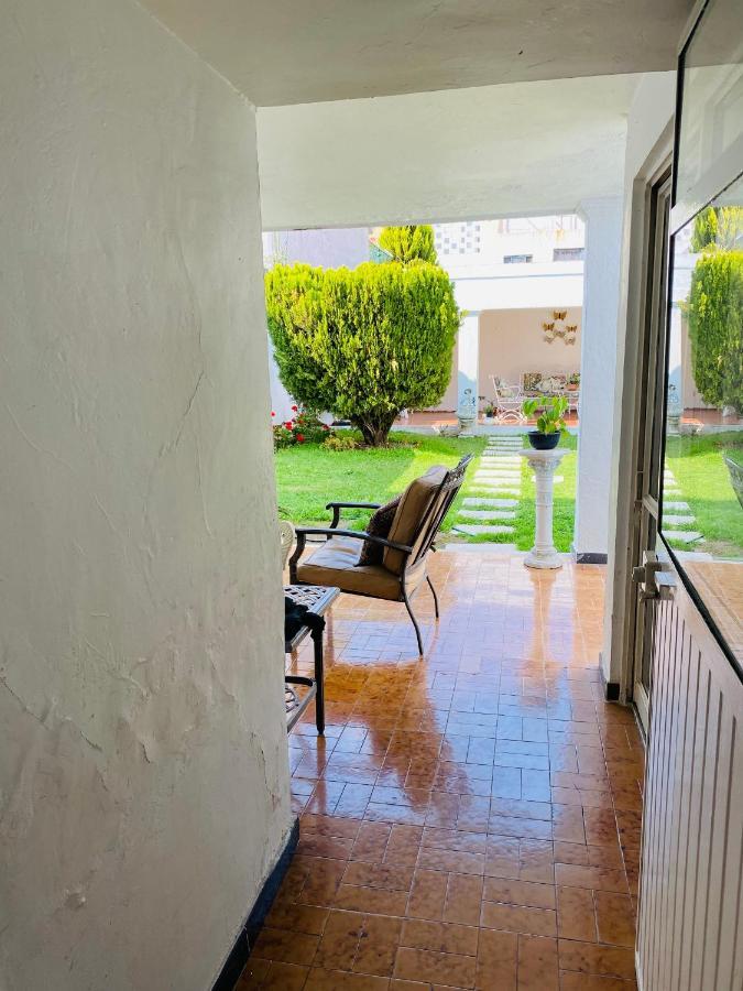 Hostal Guadalajara Cosmopolitan Providencia ภายนอก รูปภาพ